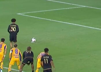 TIGRES PIERDE CON LAFC Y COMPLICA SU CLASIFICACIÓN