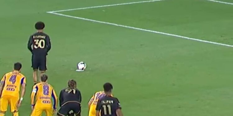 TIGRES PIERDE CON LAFC Y COMPLICA SU CLASIFICACIÓN 1 TIGRES PIERDE CON LAFC Y COMPLICA SU CLASIFICACIÓN