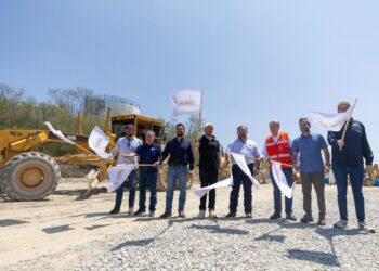 ARRANCA SAMUEL GARCÍA CONSTRUCCIÓN DE CARRETERA A LA PRESA LEÓN; INICIAN TRABAJOS DE LA SÉPTIMA VÍA EN LO QUE VA DEL SEXENIO. 2 ARRANCA SAMUEL GARCÍA CONSTRUCCIÓN DE CARRETERA A LA PRESA LEÓN; INICIAN TRABAJOS DE LA SÉPTIMA VÍA EN LO QUE VA DEL SEXENIO.