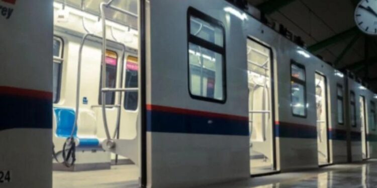 REANUDAN OPERACIONES LAS TRES LÍNEAS DEL METRO; CONCLUYEN TRABAJOS DE MANTENIMIENTO Y ACTUALIZACIÓN ANTES DE LO PREVISTO. 1 REANUDAN OPERACIONES LAS TRES LÍNEAS DEL METRO; CONCLUYEN TRABAJOS DE MANTENIMIENTO Y ACTUALIZACIÓN ANTES DE LO PREVISTO.