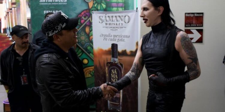 PRENDE MARYLIN MANSON EN SAN LUIS; ASISTEN 203 MIL A VERLO Y HASTA EL GOBERNADOR LE PIDE FOTO. 1 PRENDE MARYLIN MANSON EN SAN LUIS; ASISTEN 203 MIL A VERLO Y HASTA EL GOBERNADOR LE PIDE FOTO.