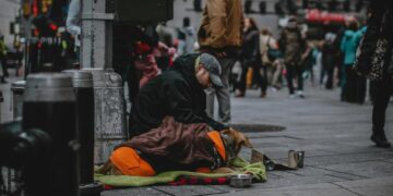 NUEVA YORK REFUERZA INTERNAMIENTOS INVOLUNTARIOS PARA PERSONAS CON ENFERMEDADES MENTALES 4 NUEVA YORK REFUERZA INTERNAMIENTOS INVOLUNTARIOS PARA PERSONAS CON ENFERMEDADES MENTALES