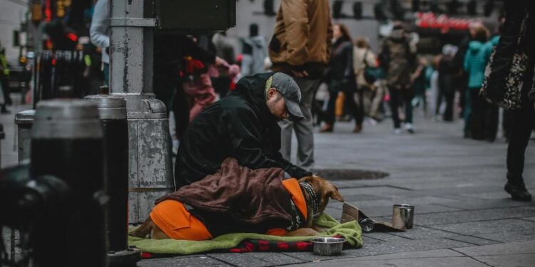 NUEVA YORK REFUERZA INTERNAMIENTOS INVOLUNTARIOS PARA PERSONAS CON ENFERMEDADES MENTALES 1 NUEVA YORK REFUERZA INTERNAMIENTOS INVOLUNTARIOS PARA PERSONAS CON ENFERMEDADES MENTALES