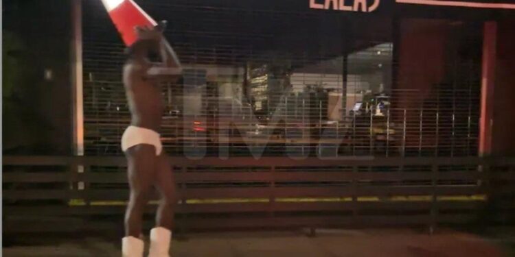 LIL NAS X ES ARRESTADO EN LOS ÁNGELES Y HOSPITALIZADO POR SOSPECHA DE SOBREDOSIS 1 LIL NAS X ES ARRESTADO EN LOS ÁNGELES Y HOSPITALIZADO POR SOSPECHA DE SOBREDOSIS