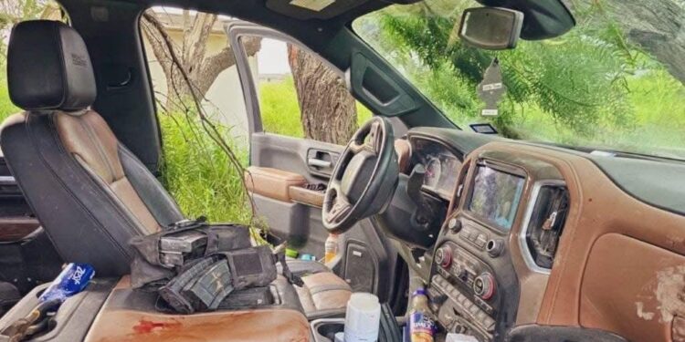 ABATE FUERZA CIVIL A 4 EN LINARES; REPELEN POLICÍAS ESTATALES AGRESIÓN. 1 ABATE FUERZA CIVIL A 4 EN LINARES; REPELEN POLICÍAS ESTATALES AGRESIÓN.