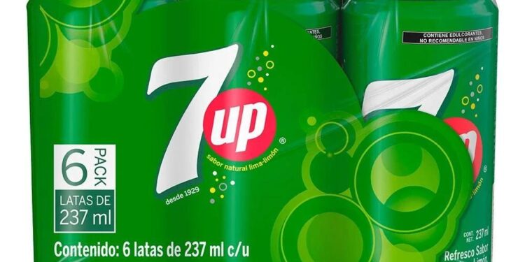 RETIRAN 20,000 LATAS DE 7UP POR ETIQUETADO INCORRECTO DE AZÚCAR