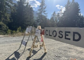 EL FBI CIERRA CAMPAMENTO EN WASHINGTON DONDE TRAVIS DECKER ASESINÓ A SUS TRES HIJAS