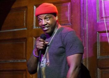 MUERE EL COMEDIANTE REGGIE CARROLL EN TIROTEO EN MISSISSIPPI