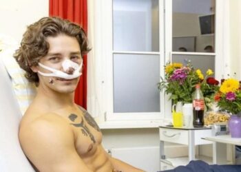 MODELO ESTADOUNIDENSE ES APUÑALADO AL DEFENDER A DOS MUJERES EN ALEMANIA; AUTORIDADES LIBERAN A UNO DE LOS AGRESORES DETENIDOS