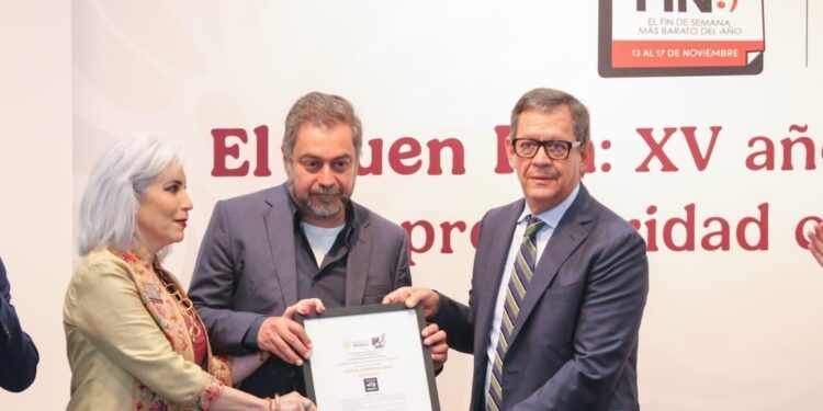 OXXO SE SUMA POR PRIMERA VEZ A EL BUEN FIN CON SELLO HECHO EN MÉXICO 1 OXXO SE SUMA POR PRIMERA VEZ A EL BUEN FIN CON SELLO HECHO EN MÉXICO