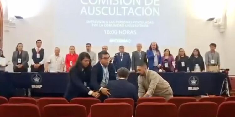 SE DESMAYA CANDIDATO A RECTOR TRAS SER DESCALIFICADO POR DOCUMENTOS FALSOS.