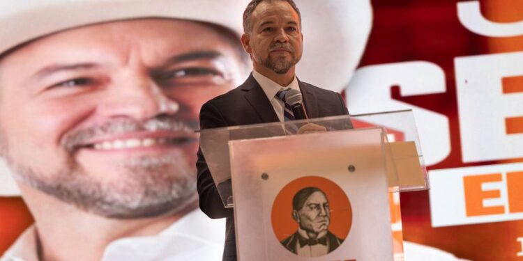 RINDE MARIO SALINAS INFORME LEGISLATIVO EN JUÁREZ; DESTACA GESTIÓN DE APOYOS SOCIALES Y BECAS.