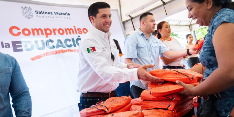 ARRANCA RAÚL CANTÚ ENTREGA DE ÚTILES ESCOLARES EN SALINAS VICTORIA; APOYARÁN CON MÁS DE 15 MIL KITS A ALUMNOS DESDE PREESCOLAR HASTA UNIVERSIDAD 1 ARRANCA RAÚL CANTÚ ENTREGA DE ÚTILES ESCOLARES EN SALINAS VICTORIA; APOYARÁN CON MÁS DE 15 MIL KITS A ALUMNOS DESDE PREESCOLAR HASTA UNIVERSIDAD