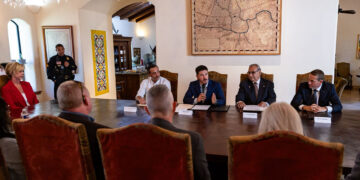 PASA PUENTE COLOMBIA DE 800 A 10 MIL CRUCES EN TRES AÑOS; ANUNCIAN INVERSIÓN DE 17 BILLONES DE DÓLARES PARA CENTRO LOGÍSTICO DE GREEN CORRIDORS EN PUERTO FRONTERIZO CON BASE DE OPERACIONES EN SALINAS VICTORIA