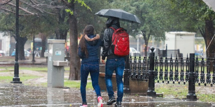 REGRESAN LAS LLUVIAS Y BAJA LA TEMPERATURA EN NUEVO LEÓN