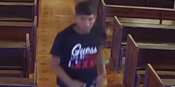 ROBA JOVEN CELULAR A ADULTO MAYOR ¡EN LA IGLESIA!; ARREBATA LADRÓN DISPOSITIVO A FELIGRÉS EN MONTERREY 2 ROBA JOVEN CELULAR A ADULTO MAYOR ¡EN LA IGLESIA!; ARREBATA LADRÓN DISPOSITIVO A FELIGRÉS EN MONTERREY