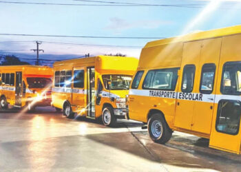 DESCARTA GOBIERNO TRANSPORTE ESCOLAR OBLIGATORIO EN NL