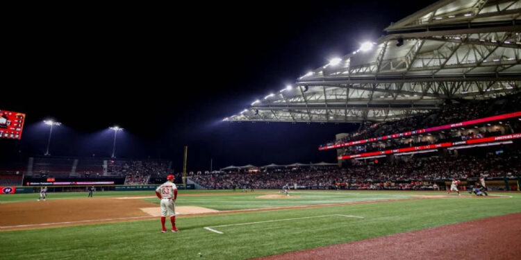 NIÑO DE 9 AÑOS EN TERAPIA INTENSIVA TRAS PELOTAZO EN JUEGO DE BÉISBOL DE LOS DIABLOS ROJOS DEL MÉXICO