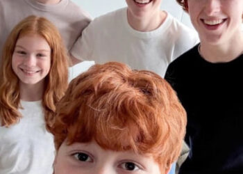 NUEVAS IMÁGENES DEL RODAJE DE HARRY POTTER REVELAN A LOS WEASLEY CERCA DE CONOCER A HARRY