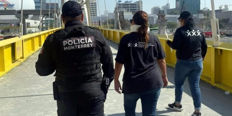 INTENTA POLICÍA REGIA DETENER A MADRES BUSCADORAS EN DÍA INTERNACIONAL DE LAS VÍCTIMAS DE DESAPARICIONES FORZADAS 1 INTENTA POLICÍA REGIA DETENER A MADRES BUSCADORAS EN DÍA INTERNACIONAL DE LAS VÍCTIMAS DE DESAPARICIONES FORZADAS