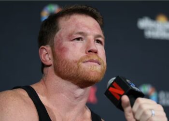 CANELO ÁLVAREZ PODRÍA SOMETERSE A CIRUGÍA Y RETRASAR SU REGRESO AL RING
