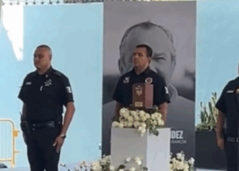 RINDEN GUARDIA DE HONOR A MAURICIO