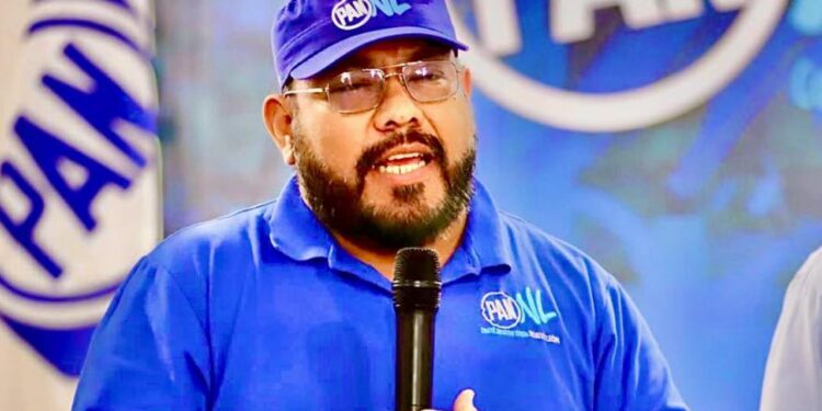 PERFILA PAN ALIANZA CON MC EN NUEVO LEÓN; REVELA DIRIGENTE ESTATAL QUE ESTUDIAN COALICIÓN NACIONAL PARA IMPEDIR CRECIMIENTO DE MORENA.