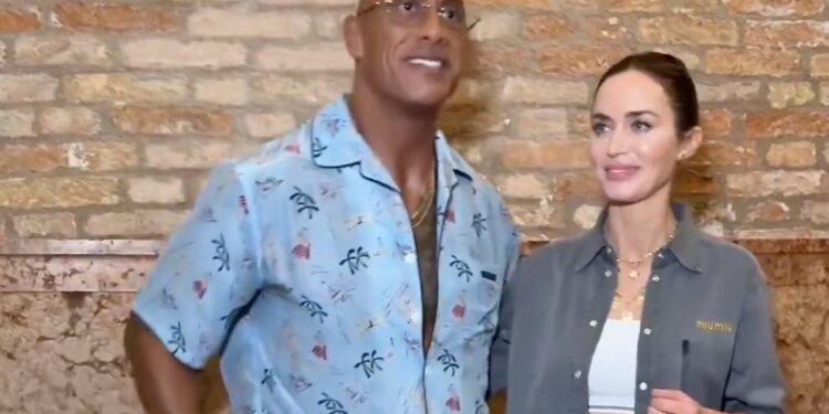 DWAYNE JOHNSON SORPRENDE EN VENECIA CON CAMBIO DE IMAGEN PARA NUEVA PELÍCULA