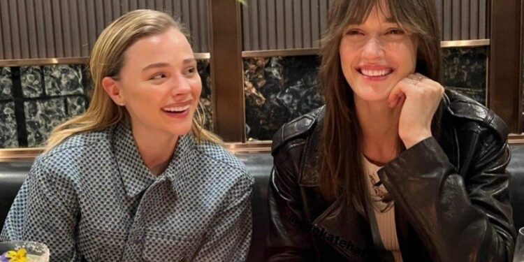 CHLOË GRACE MORETZ SE CASA CON SU PAREJA KATE HARRISON