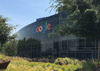 UNIÓN EUROPEA MULTA A GOOGLE CON 3,450 MDD POR PRÁCTICAS MONOPÓLICAS