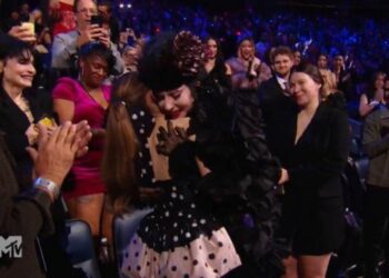 LADY GAGA Y ARIANA GRANDE TRIUNFAN EN LOS MTV VMAS 2025