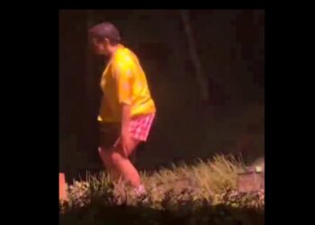 BAD BUNNY SE LESIONA LA RODILLA EN PLENO CONCIERTO EN PUERTO RICO