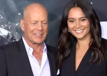 EMMA HEMING ADMITE QUE PENSÓ EN DIVORCIARSE DE BRUCE WILLIS ANTES DEL DIAGNÓSTICO DE DEMENCIA