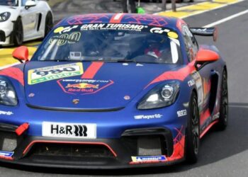 VERSTAPPEN SUPERA EL CURSO DEL NURBURGRING Y SORPRENDE A SU INSTRUCTOR