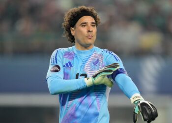MEMO OCHOA FIRMA CON EL AEL LIMASSOL DE CHIPRE
