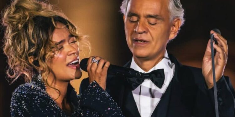 KAROL G Y ANDREA BOCELLI HACEN HISTORIA EN EL VATICANO CON “VIVO POR ELLA” 1 KAROL G Y ANDREA BOCELLI HACEN HISTORIA EN EL VATICANO CON “VIVO POR ELLA”