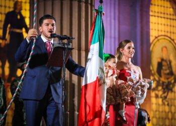 GRITA SAMUEL: ‘SOMOS PRIMER LUGAR EN TODO’; CELEBRA GOBERNADOR INDEPENDENCIA ANTE 65 MIL NEOLONESES.