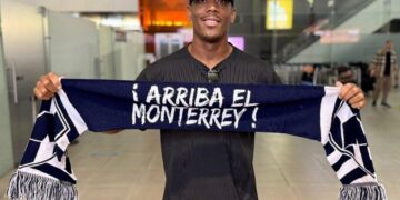 LLEGA EL 'GIGNAC' RAYADO; MARTIAL DICE ES AMIGO DE SU COMPATRIOTA FRANCÉS, PERO SERÁ ENEMIGO EN LA CANCHA. 5 LLEGA EL ‘GIGNAC’ RAYADO; MARTIAL DICE ES AMIGO DE SU COMPATRIOTA FRANCÉS, PERO SERÁ ENEMIGO EN LA CANCHA.