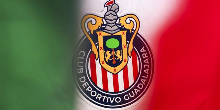 EL NUEVO JAVIER HERNÁNDEZ YA ESTÁ EN CHIVAS 1 EL NUEVO JAVIER HERNÁNDEZ YA ESTÁ EN CHIVAS