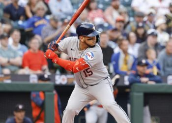 ISAAC PAREDES ESTÁ CERCA DE REGRESAR A LOS ASTROS TRAS DOS MESES DE AUSENCIA