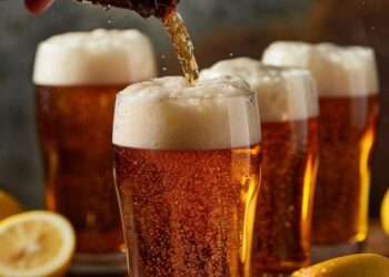 ESPECIALISTAS PIDEN SUBIR IMPUESTOS AL ALCOHOL; SU CONSUMO CUESTA 2.1% DEL PIB A MÉXICO