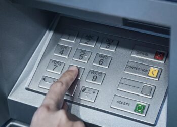 “CARGOS FANTASMA”, LA ESTAFA QUE SACA TU DINERO SIN QUE LO NOTES