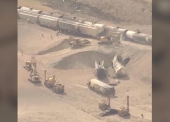 EXPLOSIÓN DE GAS NATURAL EN WYOMING CARBONIZA TREN DE CARGA