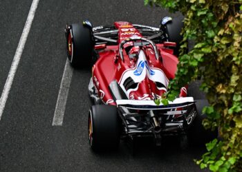 FERRARI, SIN EXCUSAS: LA FALTA DE UN COCHE COMPETITIVO ES SU TALÓN DE AQUILES