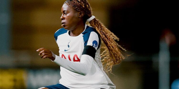 FUTBOLISTA INGLESA JESS NAZ RECIBE INSULTOS RACISTAS Y EXIGE ACCIONES CONTUNDENTES