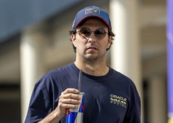 DEBUT CON ACCIDENTE: CHECO PÉREZ CHOCA EN SU PRIMERA PRÁCTICA CON CADILLAC EN EL SIMULADOR