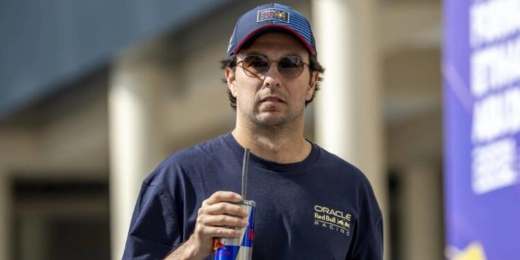 DEBUT CON ACCIDENTE: CHECO PÉREZ CHOCA EN SU PRIMERA PRÁCTICA CON CADILLAC EN EL SIMULADOR 1 DEBUT CON ACCIDENTE: CHECO PÉREZ CHOCA EN SU PRIMERA PRÁCTICA CON CADILLAC EN EL SIMULADOR