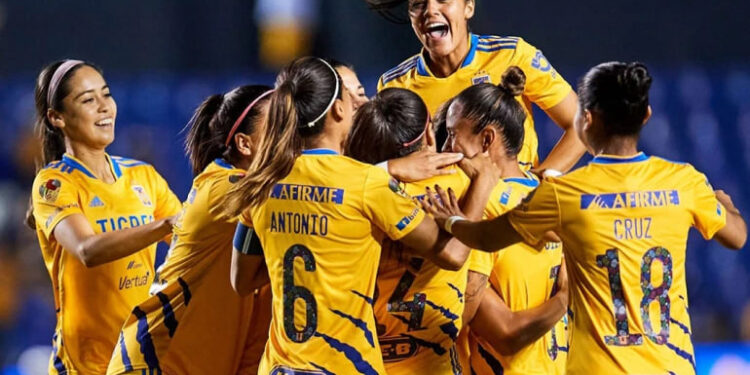 CAE 'TORMENTA' EN EL UNI… PERO DE GOLES; FELINAS GOLEAN 4-0 A RAYADAS EN CLÁSICO FEMENIL 1 CAE ‘TORMENTA’ EN EL UNI… PERO DE GOLES; FELINAS GOLEAN 4-0 A RAYADAS EN CLÁSICO FEMENIL