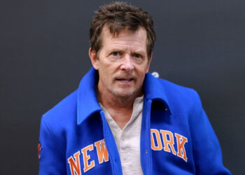 MICHAEL J. FOX DEMUESTRA SU ESPÍRITU IMBATIBLE ANTE EL PÁRKINSON