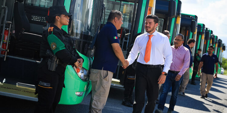 AVANZA RENOVACIÓN DE TRANSPORTE PÚBLICO; ENTREGA SAMUEL 25 NUEVAS UNIDADES DE LA RUTA 188 EN ESCOBEDO 1 AVANZA RENOVACIÓN DE TRANSPORTE PÚBLICO; ENTREGA SAMUEL 25 NUEVAS UNIDADES DE LA RUTA 188 EN ESCOBEDO